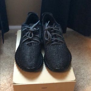 Yeezy 350 Boost Pirate Black size 11